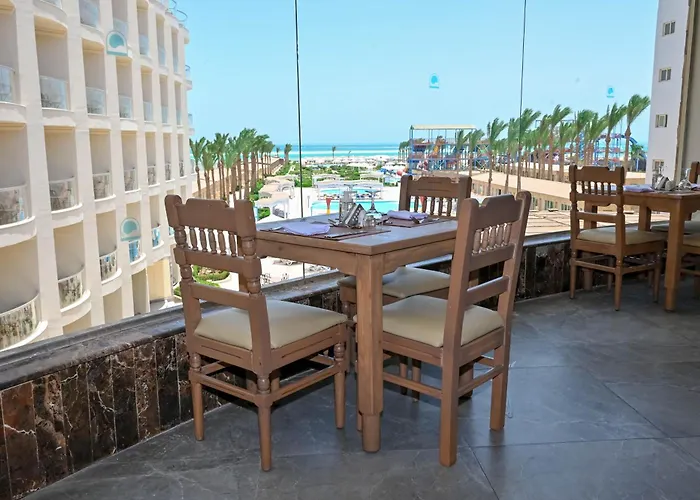 Resort Sunrise Serano Aqua Park